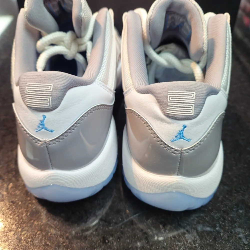 Sz 6 Jordan 11 Retro Low 'Cement Grey',